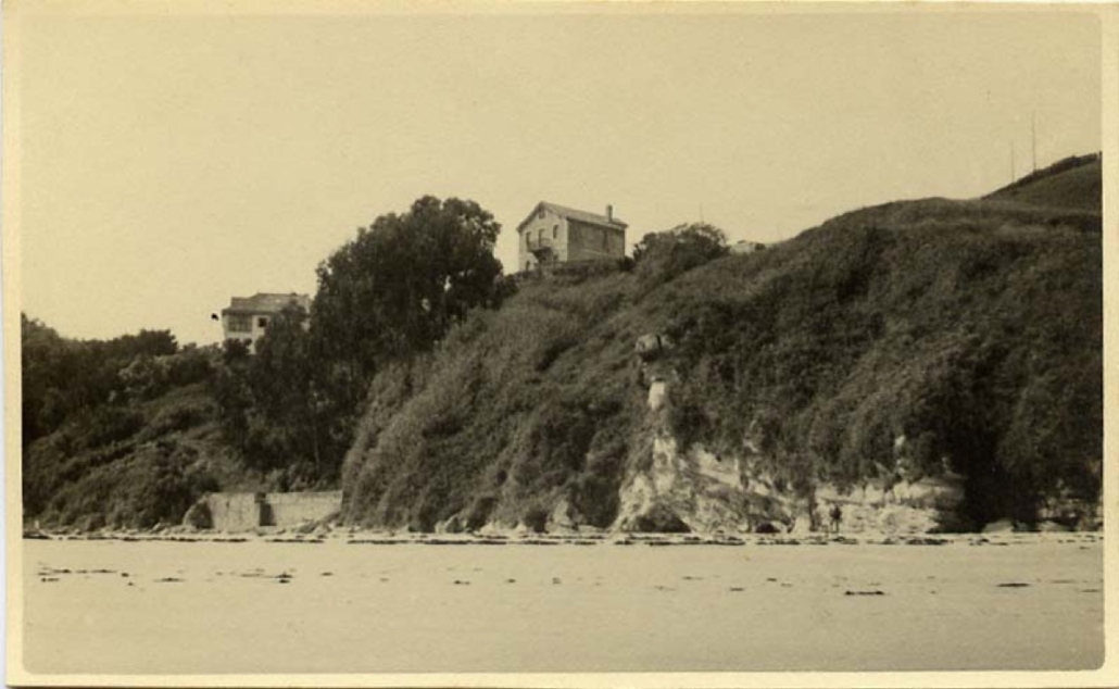 Suances- la Playa y Montículo Hacia el Faro — foto antigua de Suances