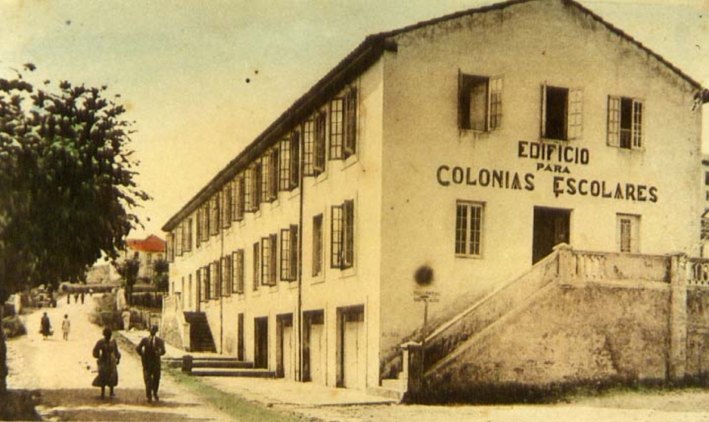 Edificio Colonias Escolares — foto antigua de Suances