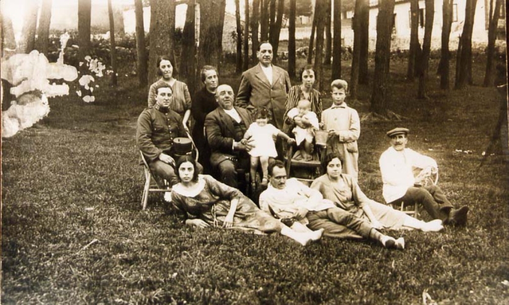 Familia de Acacio Gutierrez en los Pinares — foto antigua de Suances