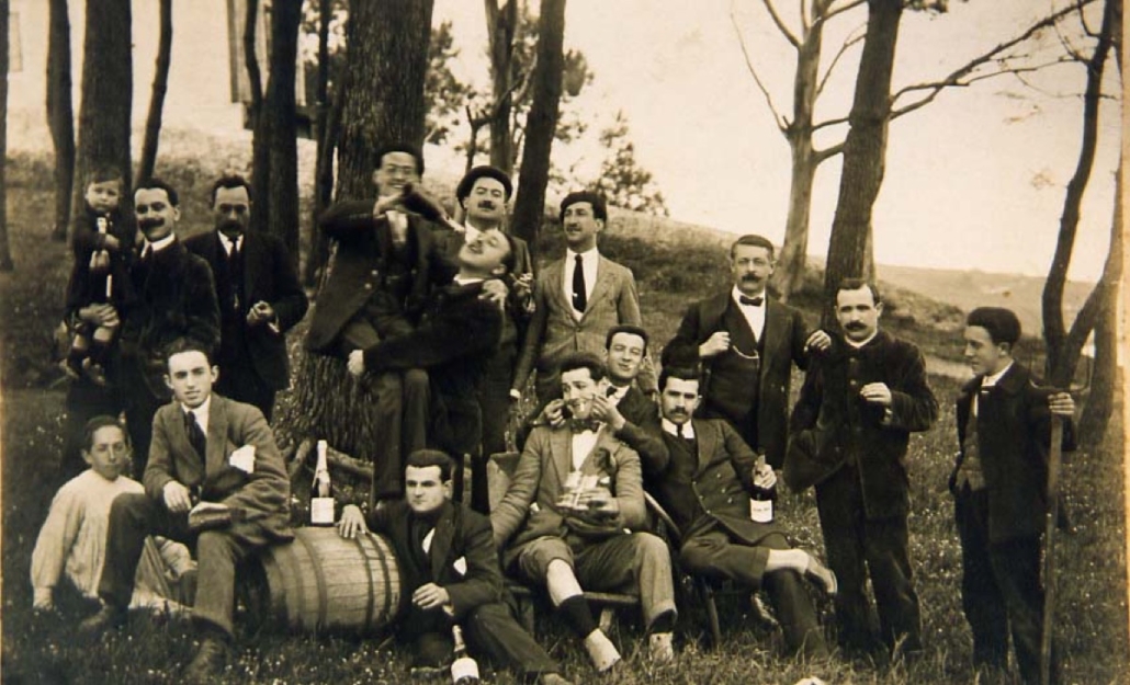 Grupo en los Pinares — foto antigua de Suances