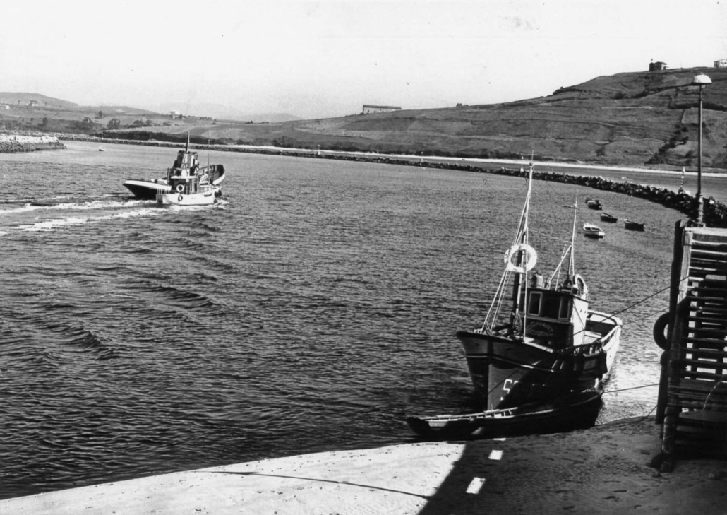Pesquero en la Ria — foto antigua de Suances